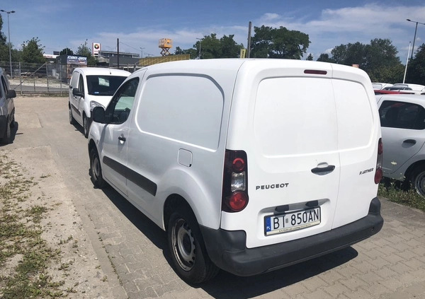 Peugeot Partner cena 21955 przebieg: 218000, rok produkcji 2015 z Warszawa małe 137